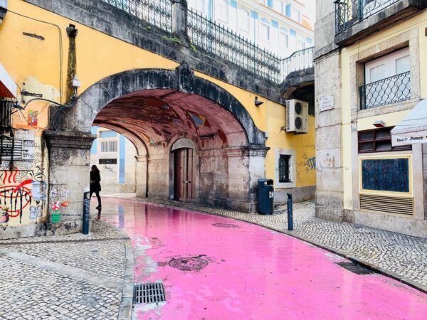 "Happy Hour" on Pink Street